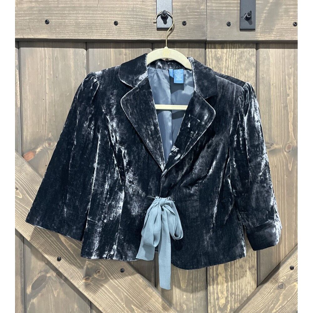 STUDIO ( r ) Grey Velvet Feminine Tie Waist Short Blazer Size 8‎